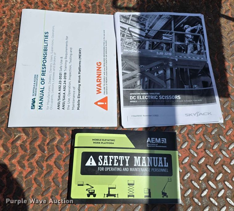 image for item EO1614 2015 SkyJack  SJIII 4626 scissor lift