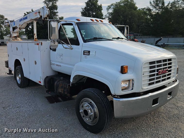image for item EO4599 2001 GMC C6500 utility / service truck