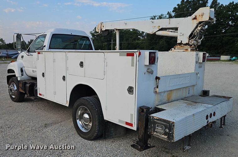 image for item EO4599 2001 GMC C6500 utility / service truck
