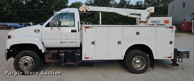 image for item EO4599 2001 GMC C6500 utility / service truck