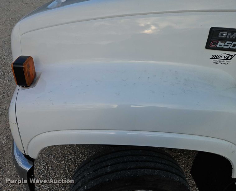 image for item EO4599 2001 GMC C6500 utility / service truck