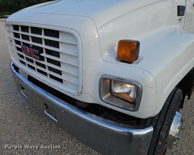 image for item EO4599 2001 GMC C6500 utility / service truck