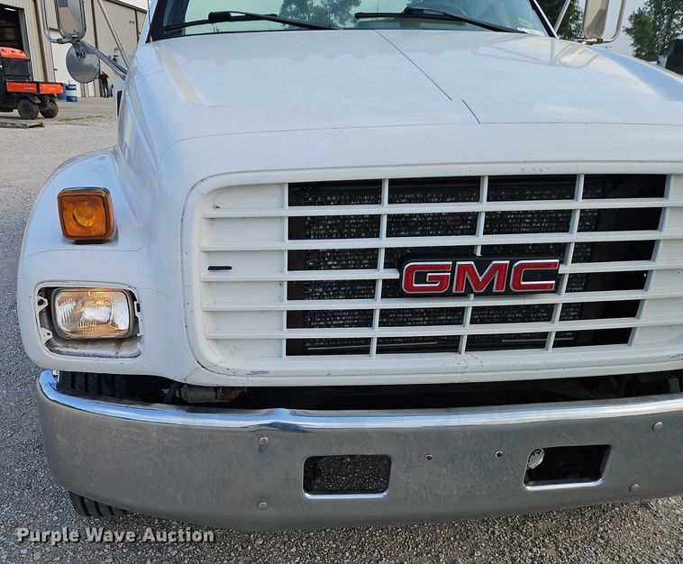 image for item EO4599 2001 GMC C6500 utility / service truck