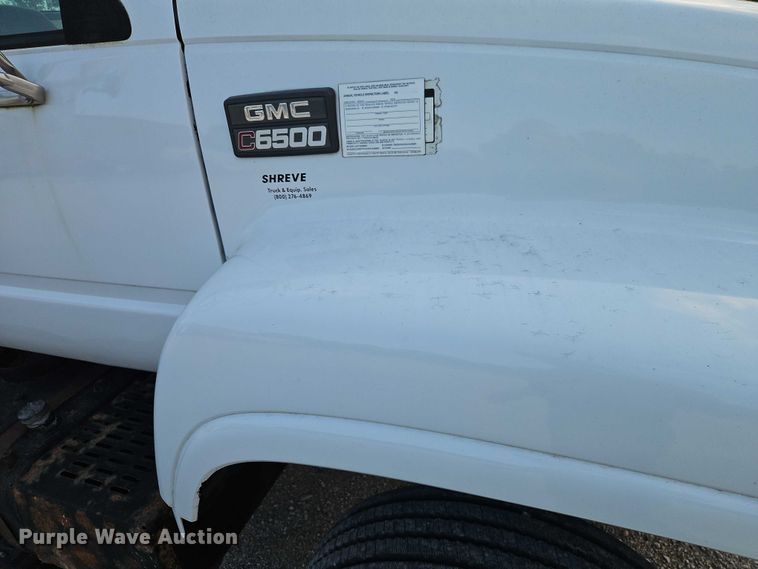 image for item EO4599 2001 GMC C6500 utility / service truck