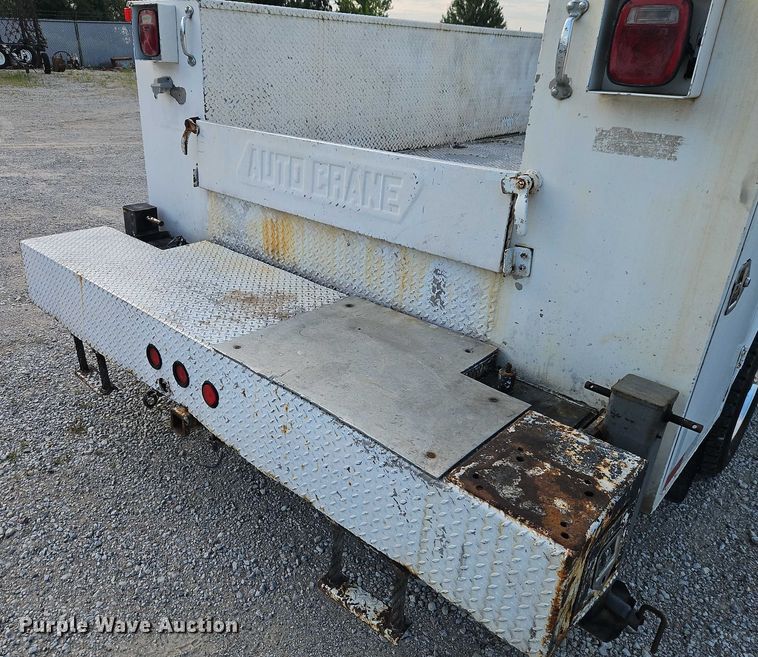 image for item EO4599 2001 GMC C6500 utility / service truck