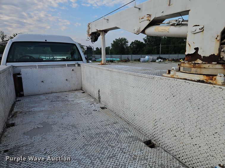 image for item EO4599 2001 GMC C6500 utility / service truck