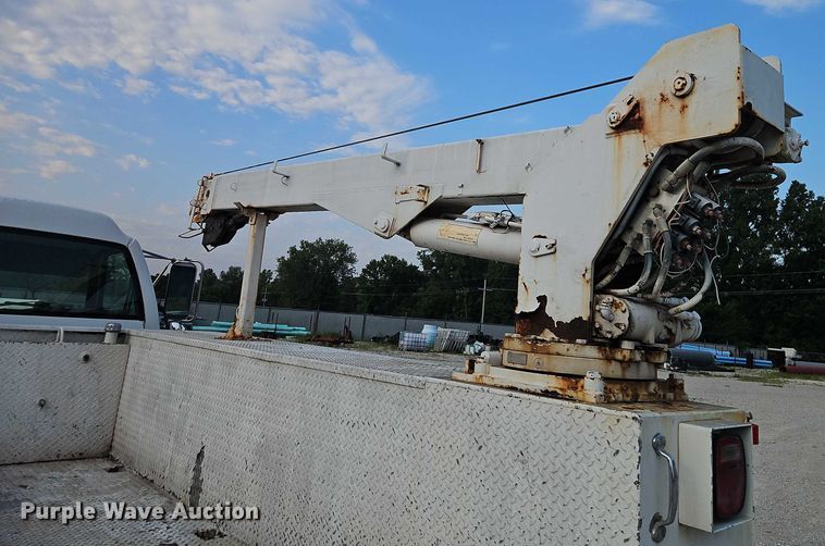 image for item EO4599 2001 GMC C6500 utility / service truck