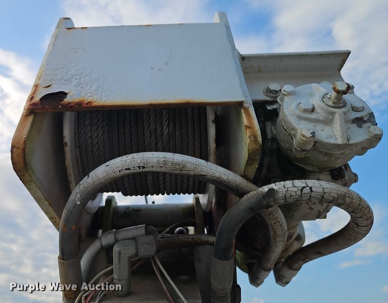 image for item EO4599 2001 GMC C6500 utility / service truck