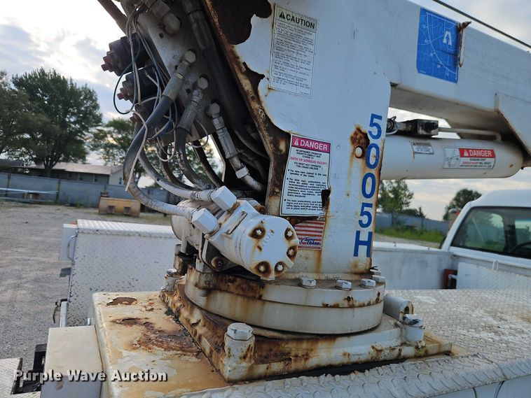 image for item EO4599 2001 GMC C6500 utility / service truck