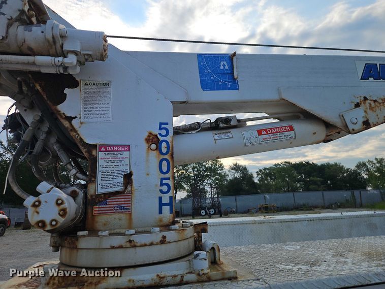 image for item EO4599 2001 GMC C6500 utility / service truck