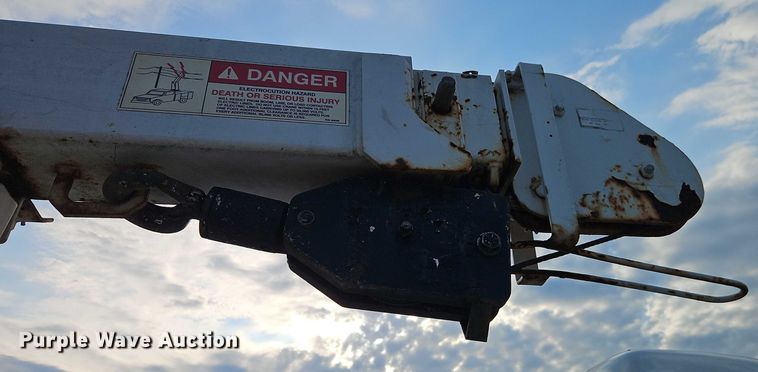 image for item EO4599 2001 GMC C6500 utility / service truck