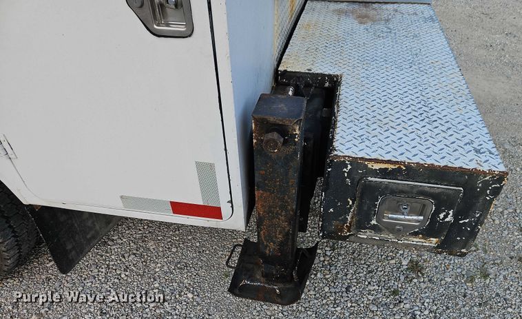 image for item EO4599 2001 GMC C6500 utility / service truck