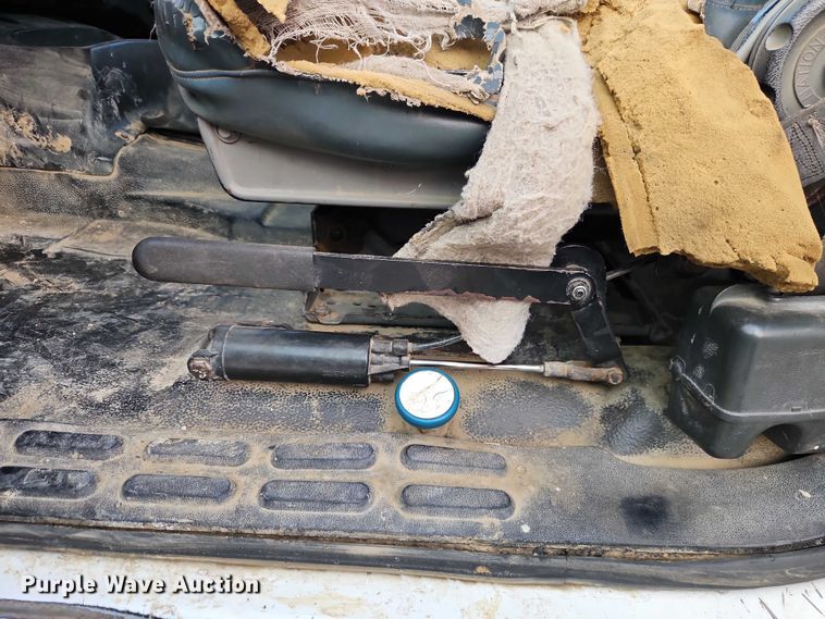 image for item EO4599 2001 GMC C6500 utility / service truck