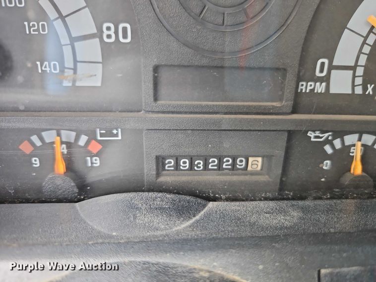 image for item EO4599 2001 GMC C6500 utility / service truck