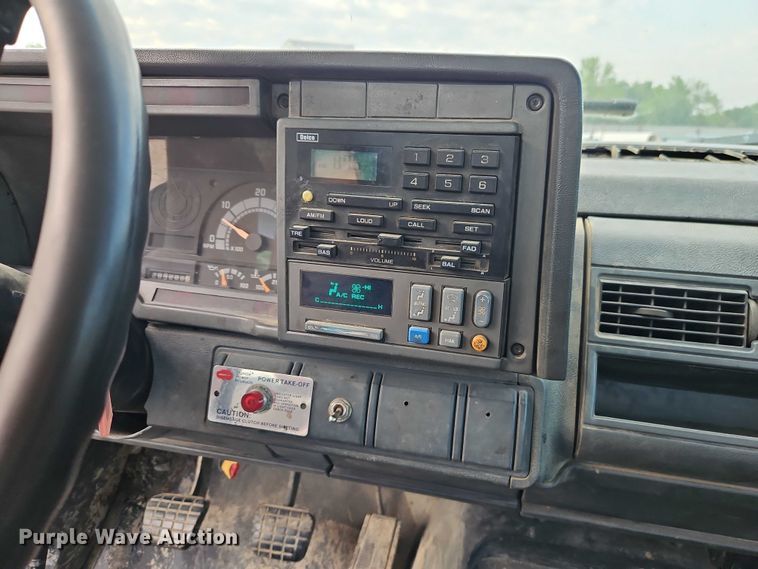 image for item EO4599 2001 GMC C6500 utility / service truck