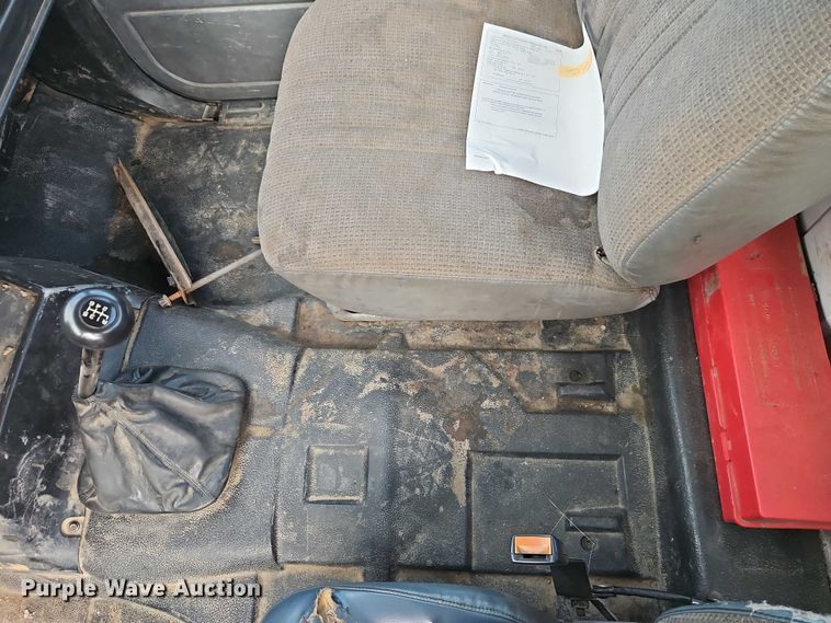 image for item EO4599 2001 GMC C6500 utility / service truck