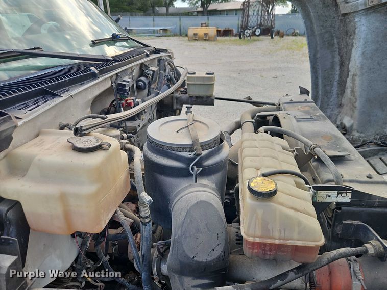 image for item EO4599 2001 GMC C6500 utility / service truck