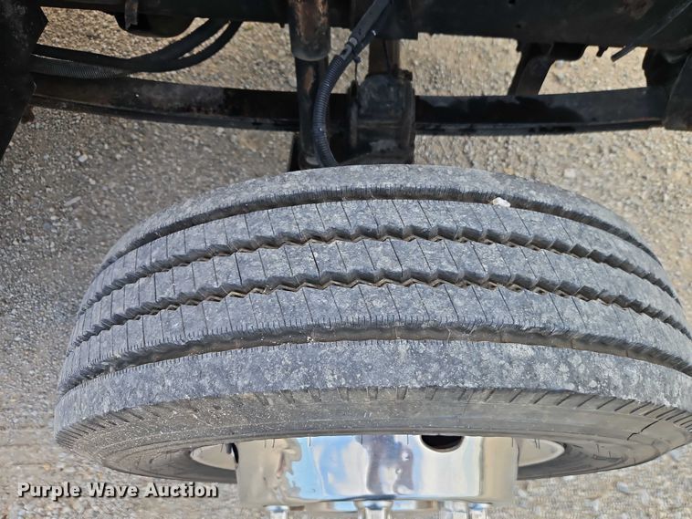 image for item EO4599 2001 GMC C6500 utility / service truck