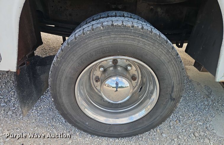 image for item EO4599 2001 GMC C6500 utility / service truck