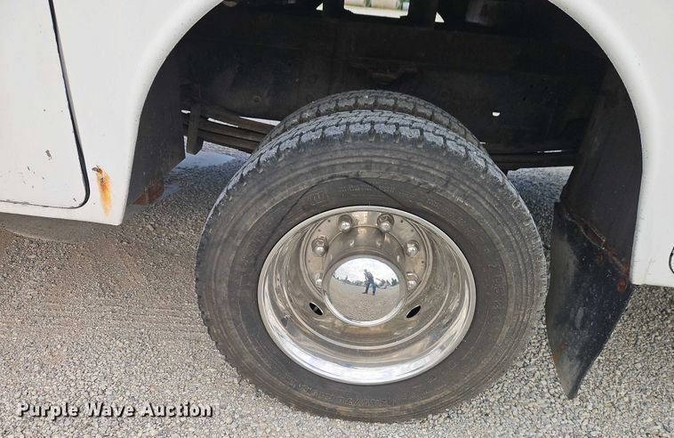 image for item EO4599 2001 GMC C6500 utility / service truck