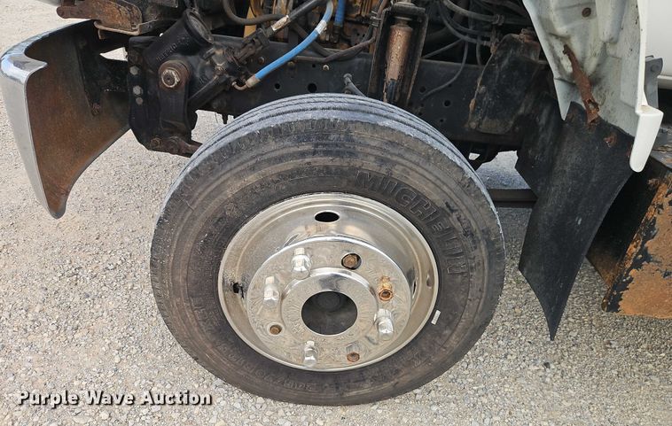 image for item EO4599 2001 GMC C6500 utility / service truck