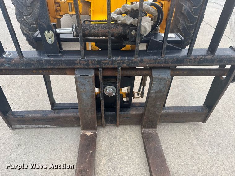 image for item ER2187 2005 JCB 506c HL telehandler