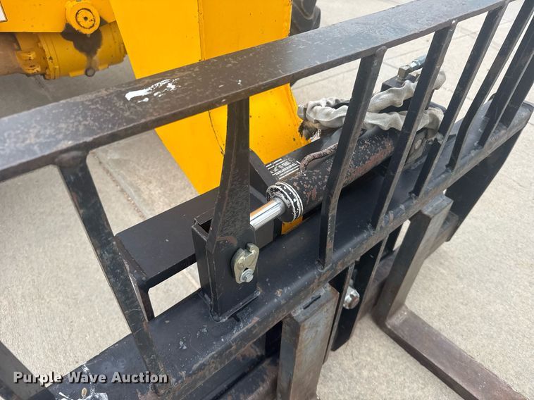 image for item ER2187 2005 JCB 506c HL telehandler