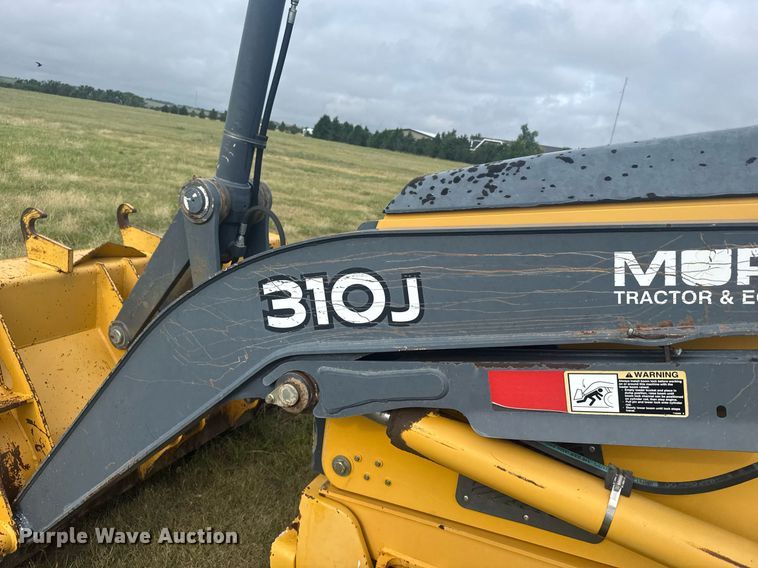 image for item ER2188 2011 John Deere 310J backhoe