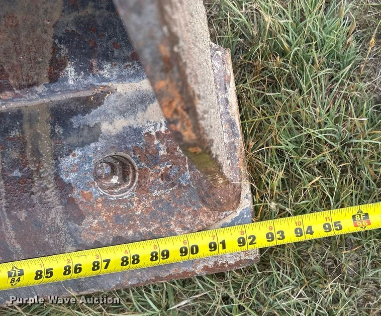 image for item ER2188 2011 John Deere 310J backhoe