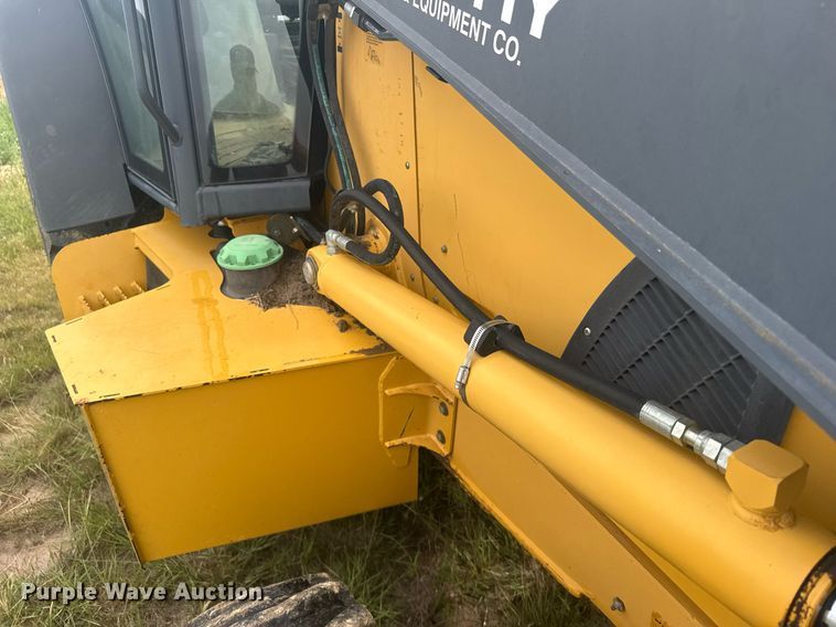 image for item ER2188 2011 John Deere 310J backhoe