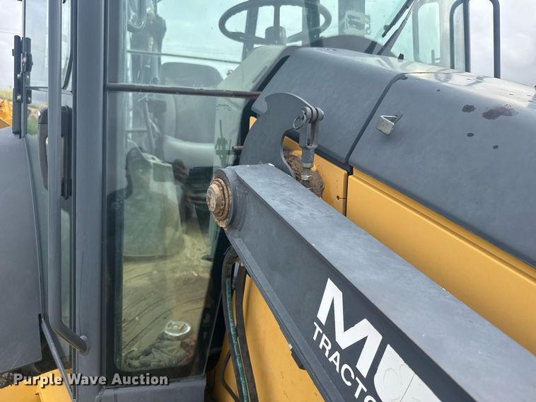 image for item ER2188 2011 John Deere 310J backhoe