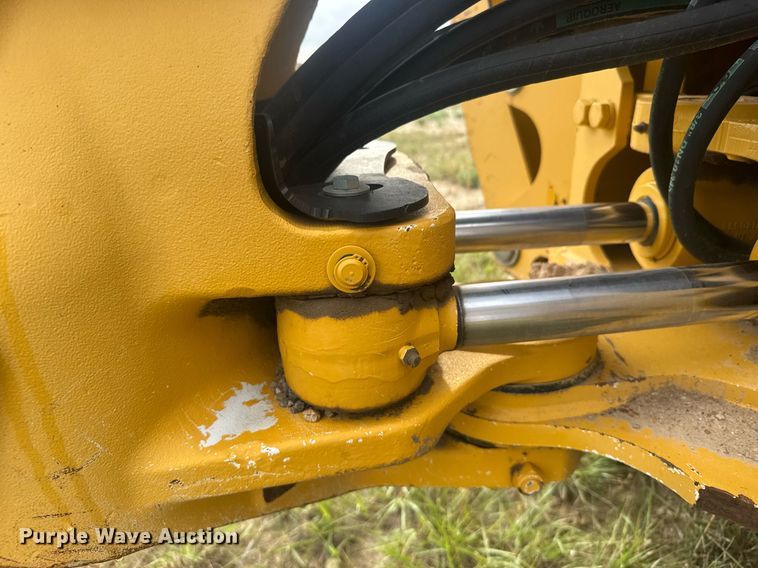 image for item ER2188 2011 John Deere 310J backhoe