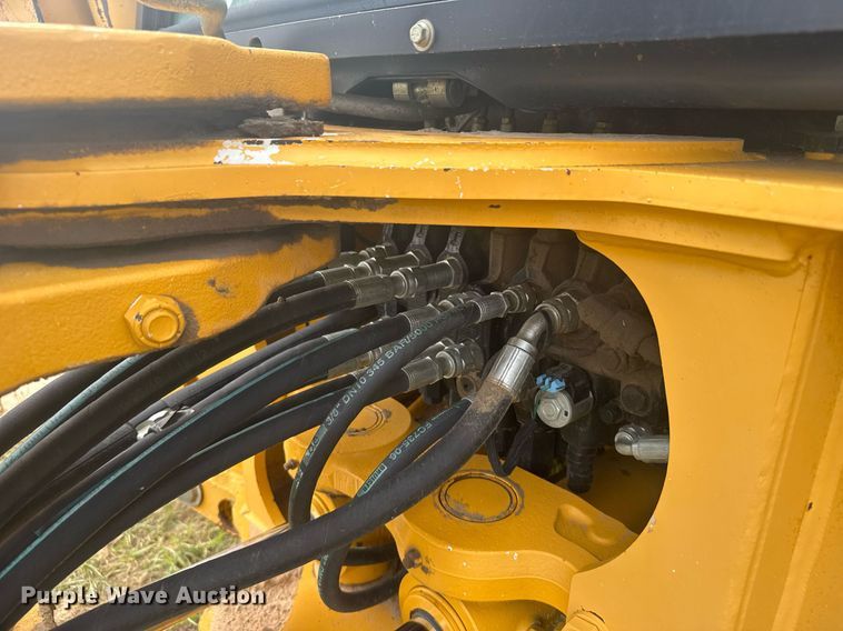 image for item ER2188 2011 John Deere 310J backhoe