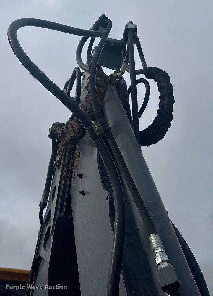 image for item ER2188 2011 John Deere 310J backhoe