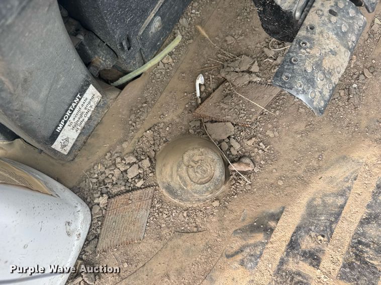 image for item ER2188 2011 John Deere 310J backhoe