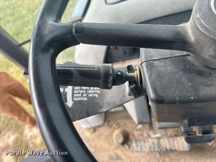 image for item ER2188 2011 John Deere 310J backhoe