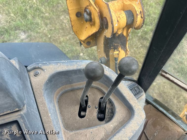 image for item ER2188 2011 John Deere 310J backhoe