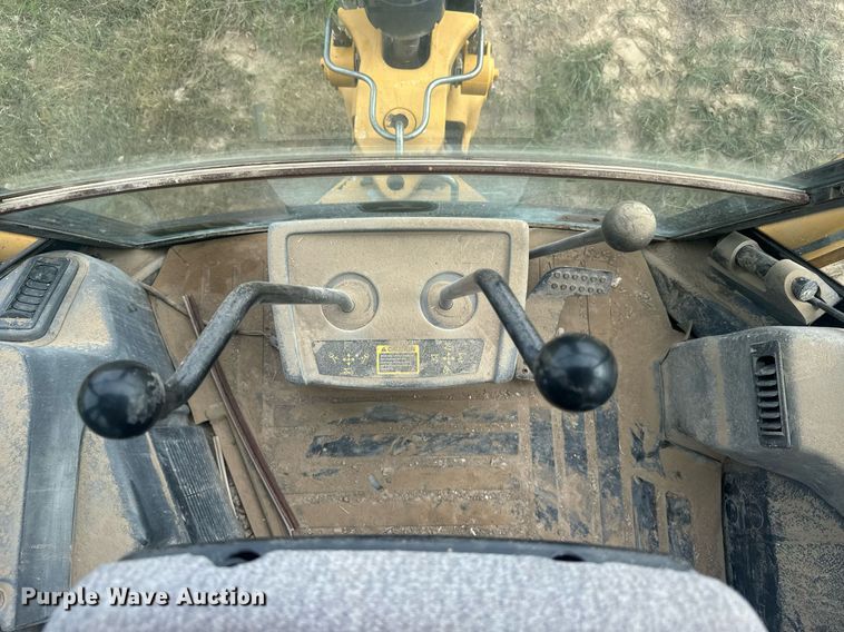 image for item ER2188 2011 John Deere 310J backhoe