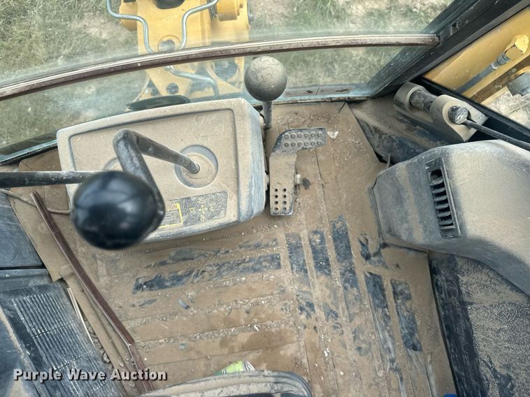 image for item ER2188 2011 John Deere 310J backhoe