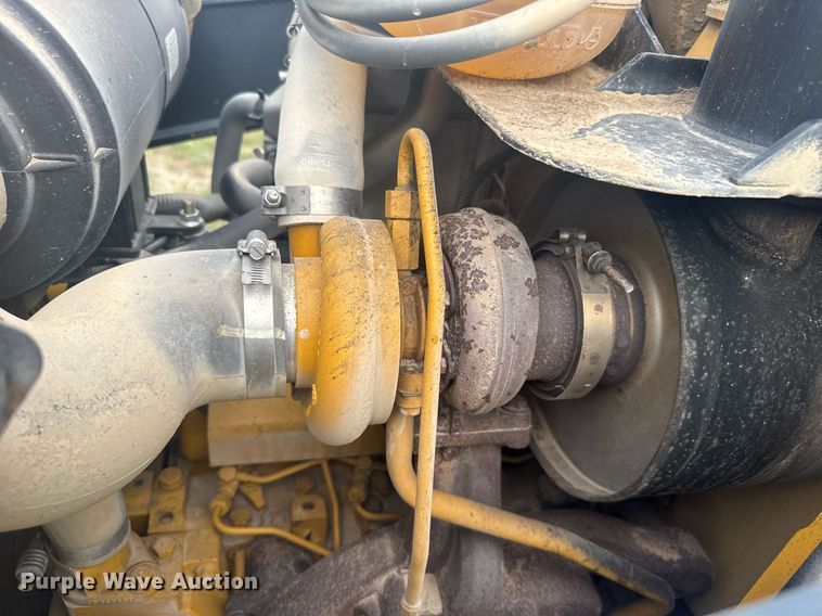 image for item ER2188 2011 John Deere 310J backhoe