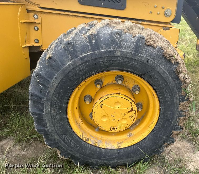 image for item ER2188 2011 John Deere 310J backhoe