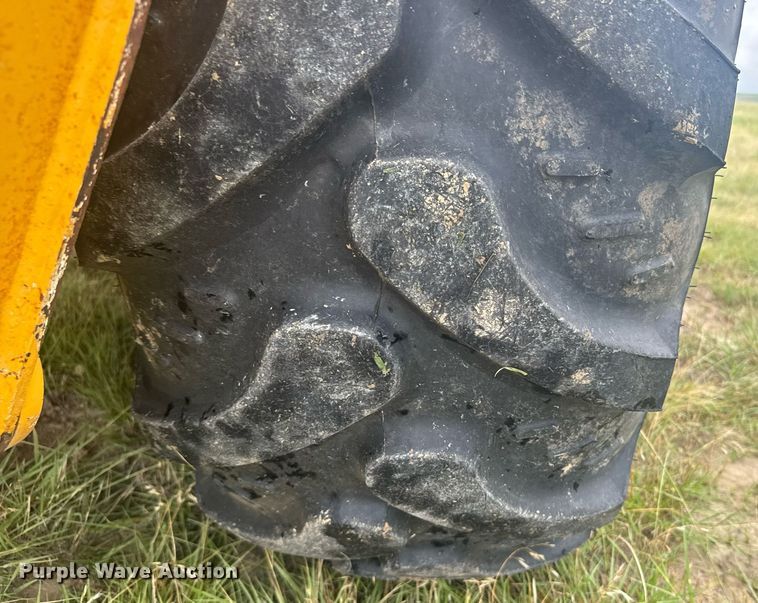 image for item ER2188 2011 John Deere 310J backhoe