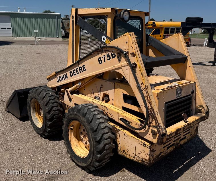 image for item ER2241 1990 John Deere 675B skid steer loader