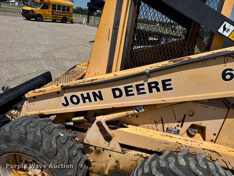image for item ER2241 1990 John Deere 675B skid steer loader