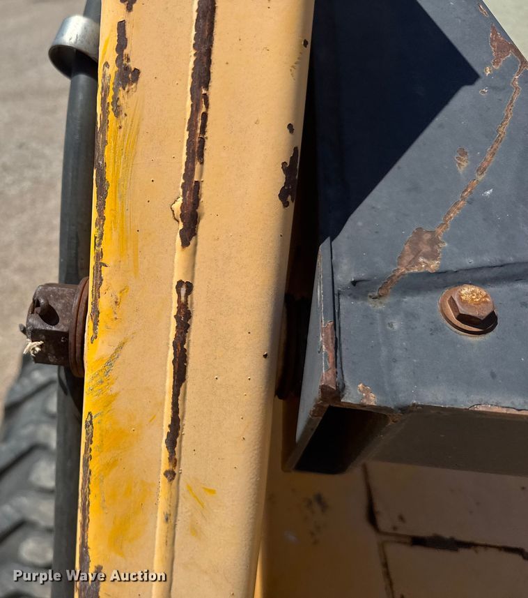 image for item ER2241 1990 John Deere 675B skid steer loader