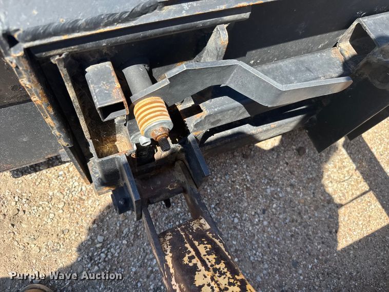 image for item ER2241 1990 John Deere 675B skid steer loader