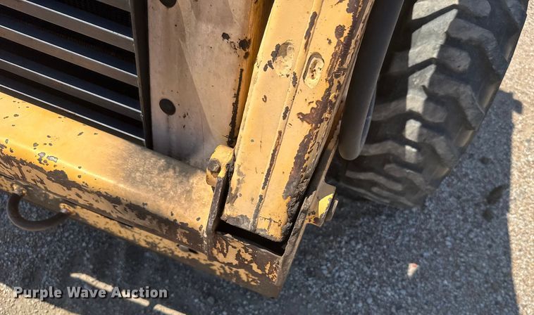 image for item ER2241 1990 John Deere 675B skid steer loader