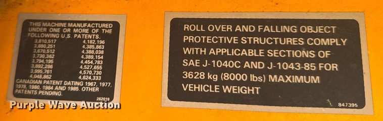 image for item ER2241 1990 John Deere 675B skid steer loader