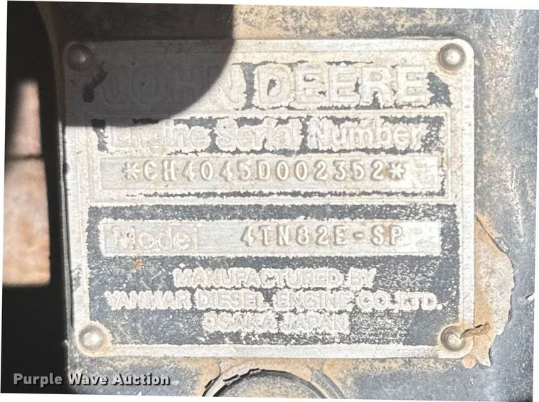 image for item ER2241 1990 John Deere 675B skid steer loader