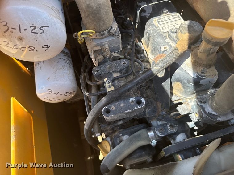 image for item ER2241 1990 John Deere 675B skid steer loader